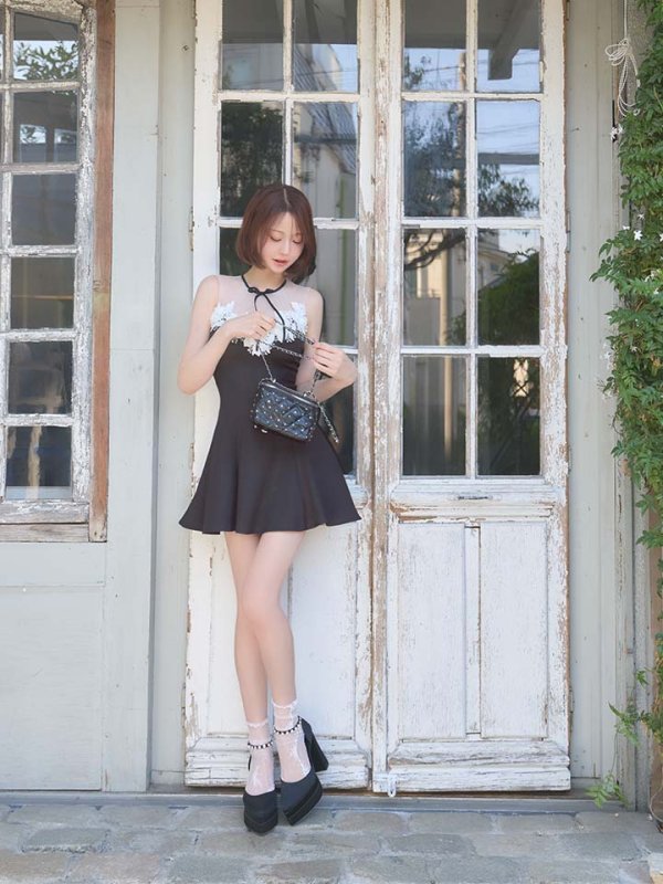 ブラック　モデル：れみれみ　身長：163cm　着用サイズ：Sサイズ