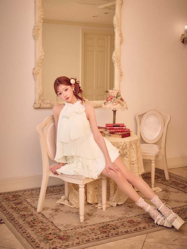 アイボリー　モデル：明日花キララ　身長：162cm 着用サイズ：Sサイズ