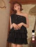 ブラック　モデル：明日花キララ　身長：162cm サイズ：Sサイズ