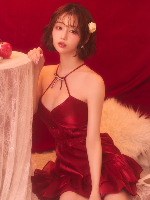 レッド　モデル：天海りこ　身長：156cm　着用サイズ：Sサイズ