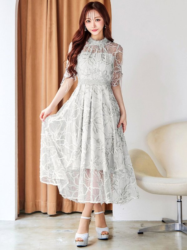 ライトグレー モデル：真優川咲　身長：158cm　着用サイズ：8号(Sサイズ)