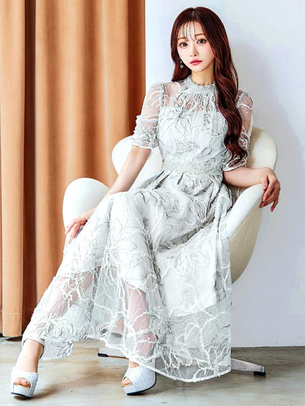 ライトグレー モデル：真優川咲　身長：158cm　着用サイズ：8号(Sサイズ)