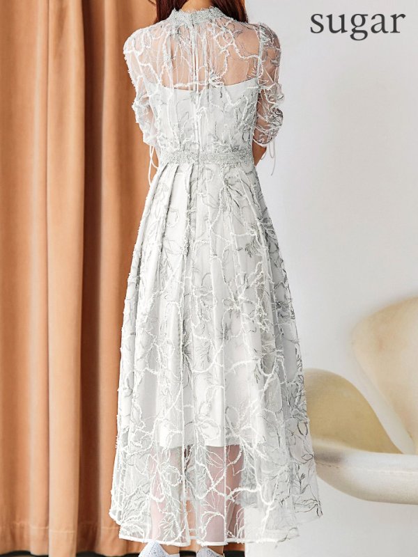 ライトグレー モデル：真優川咲　身長：158cm　着用サイズ：8号(Sサイズ)