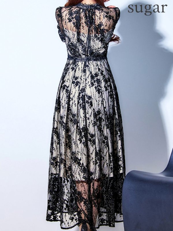 ブラックベージュ モデル：真優川咲　身長：158cm　着用サイズ：8号(Sサイズ)