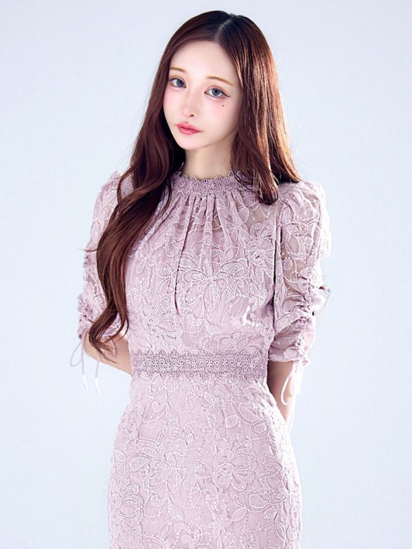 スモーキーラベンダー モデル：真優川咲　身長：158cm　着用サイズ：8号(Sサイズ)