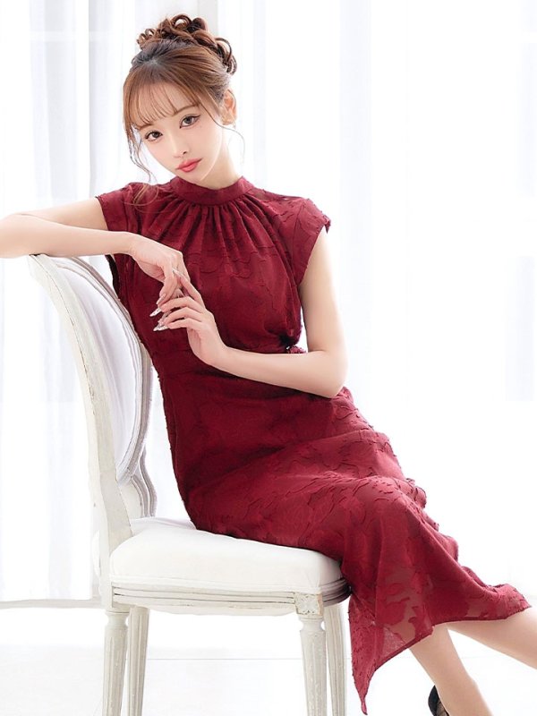 ワイン モデル：真優川咲　身長：158cm　着用サイズ：8号(Sサイズ)