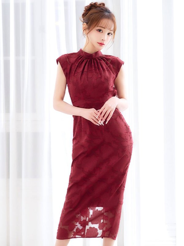 ワイン モデル：真優川咲　身長：158cm　着用サイズ：8号(Sサイズ)