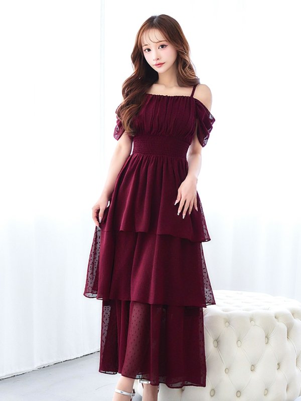 バーガンディ　モデル：真優川咲　身長：158cm　着用サイズ：8号(Sサイズ)