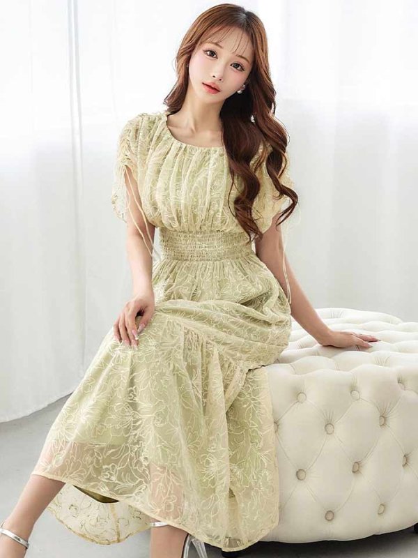 ベージュグリーン　モデル：真優川咲　身長：158cm　着用サイズ：8号(Sサイズ)