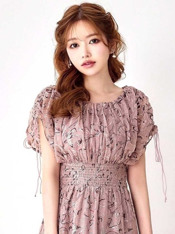 モーヴ　モデル：ゆめ　身長：160cm　着用サイズ：8号(Sサイズ)