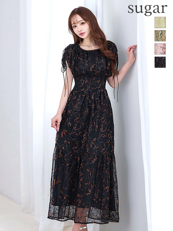 ブラック　モデル：真優川咲　身長：158cm　着用サイズ：8号(Sサイズ)