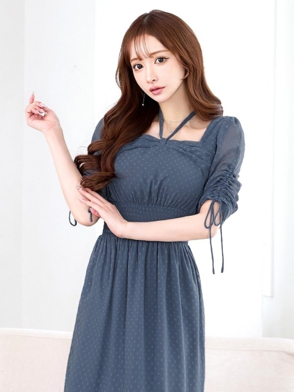 ブルーグレー　モデル：真優川咲　身長：158cm　着用サイズ：8号(Sサイズ)