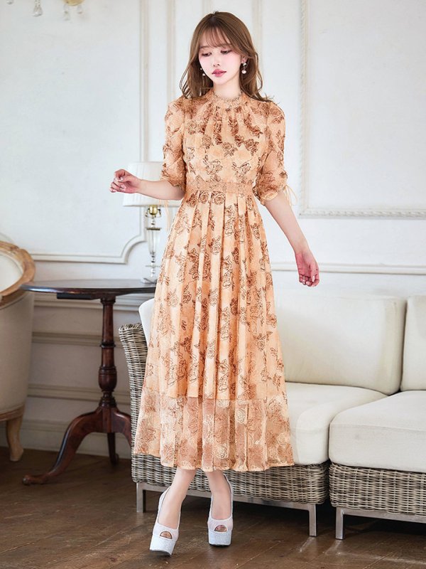 ベージュ　モデル：ゆめ　身長：160cm　着用サイズ：8号(Sサイズ)