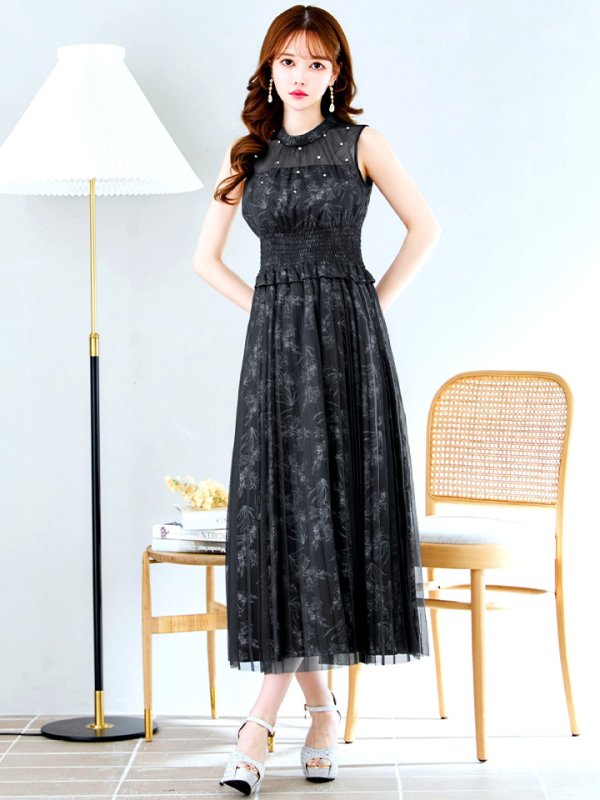 ブラック モデル:ゆめ 身長:160cm 着用サイズ:8号(Sサイズ)