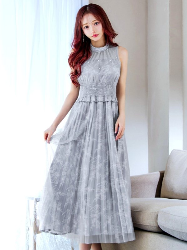 ラベンダーグレー モデル:真優川咲 身長:158cm 着用サイズ:8号(Sサイズ)