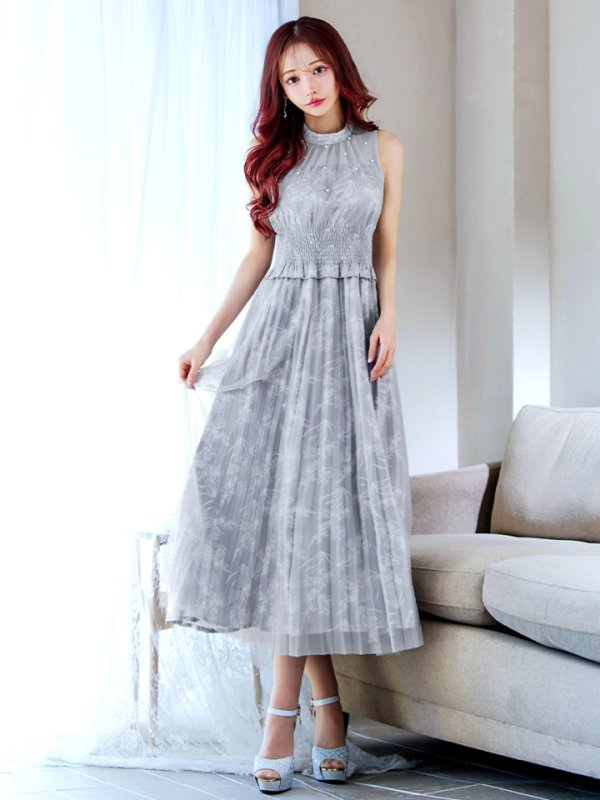 ラベンダーグレー モデル:真優川咲 身長:158cm 着用サイズ:8号(Sサイズ)