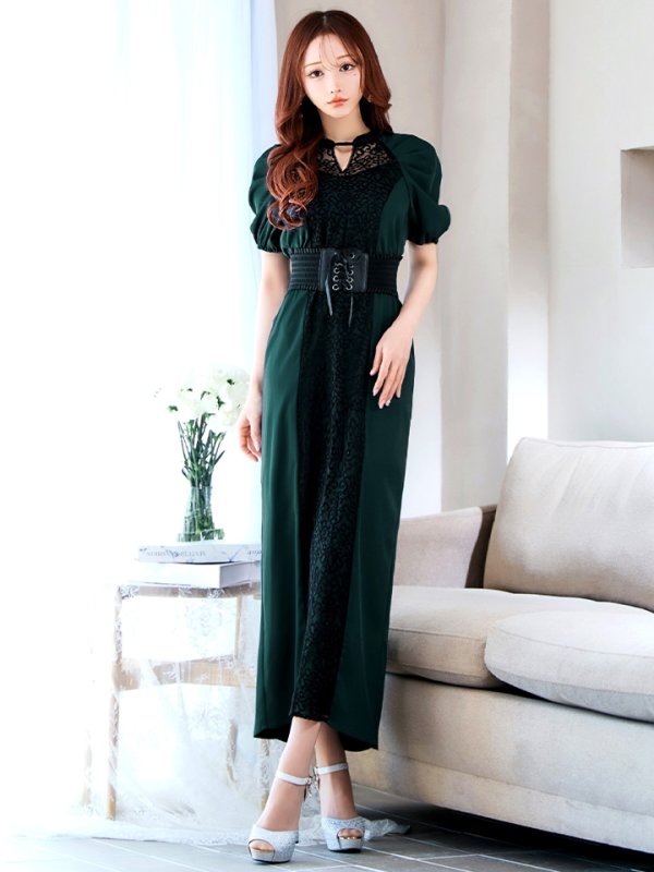 ダークグリーン モデル:真優川咲 身長:158cm 着用サイズ:8号(Sサイズ)