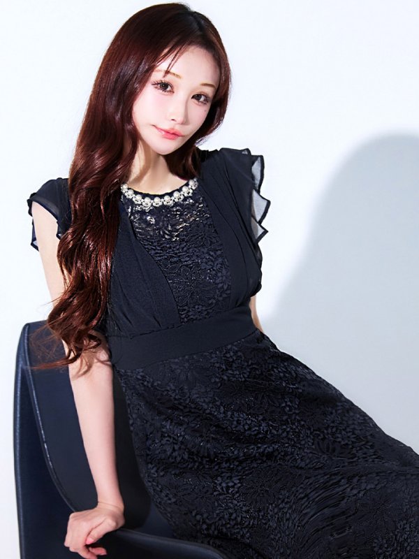 ネイビー　モデル：真優川咲　身長：158cm　着用サイズ：8号(Sサイズ)