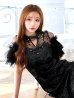 ブラック　モデル：真優川咲　身長：158cm　着用サイズ：8号(Sサイズ)