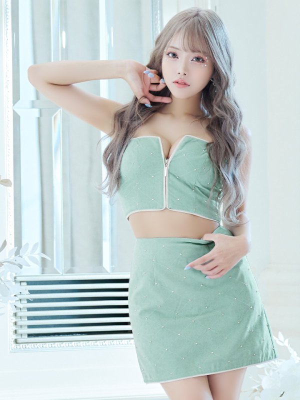 クラッシュミント モデル：如月れい　身長：156cm　着用サイズ：Sサイズ