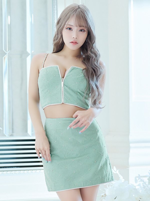 クラッシュミント モデル:如月れい 身長:156cm 着用サイズ:Sサイズ