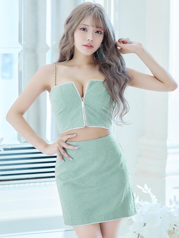 クラッシュミント モデル:如月れい 身長:156cm 着用サイズ:Sサイズ