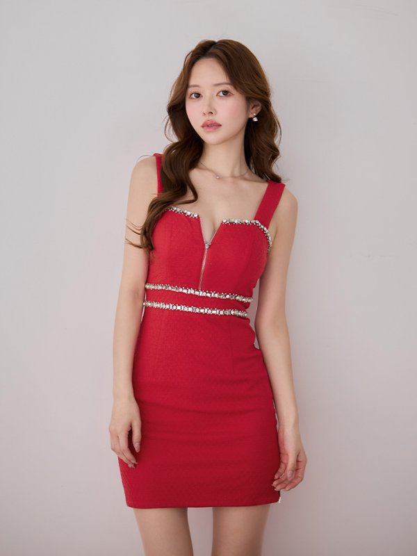 レッド モデル：ゆめ　身長：160cm　着用サイズ：Sサイズ