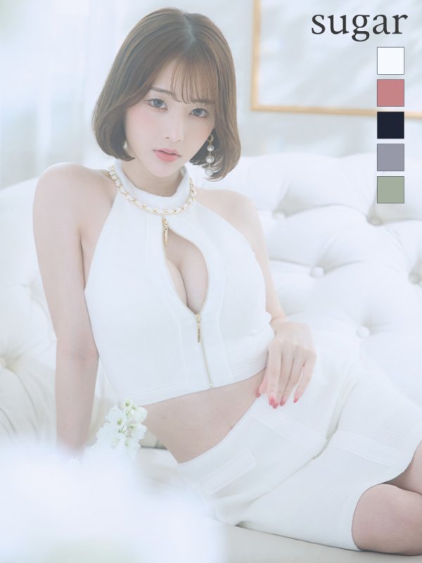 ホワイト モデル：天海りこ　身長：156cm　着用サイズ：Sサイズ