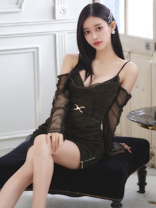 ブラック モデル:ゆりお 身長:165cm 着用サイズ:Sサイズ