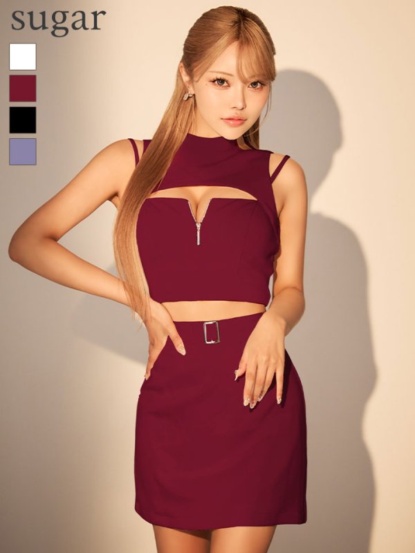 レッド モデル:如月れい 身長:156cm 着用サイズ:Sサイズ