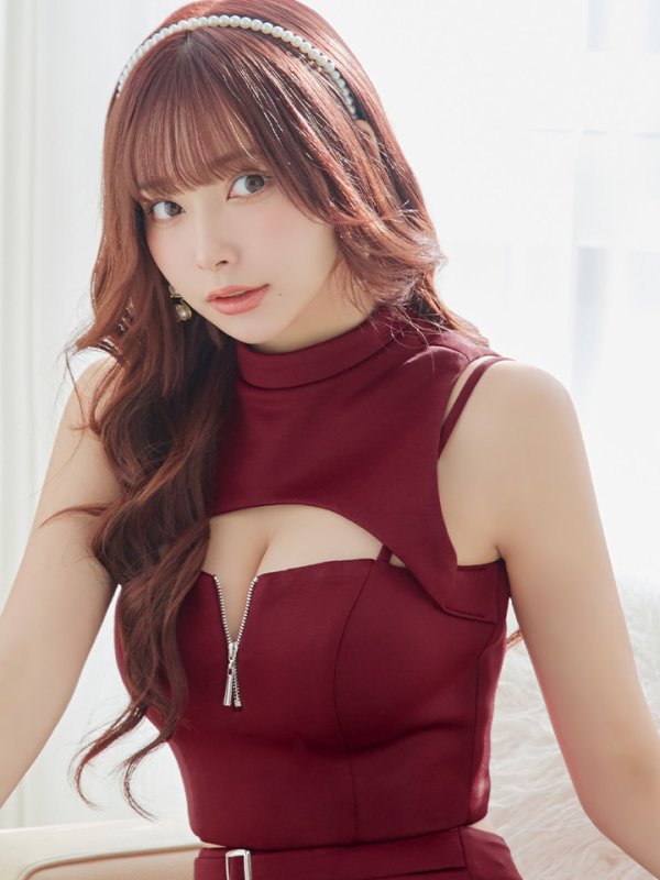 レッド モデル:ぴょな 身長:160cm 着用サイズ:Sサイズ