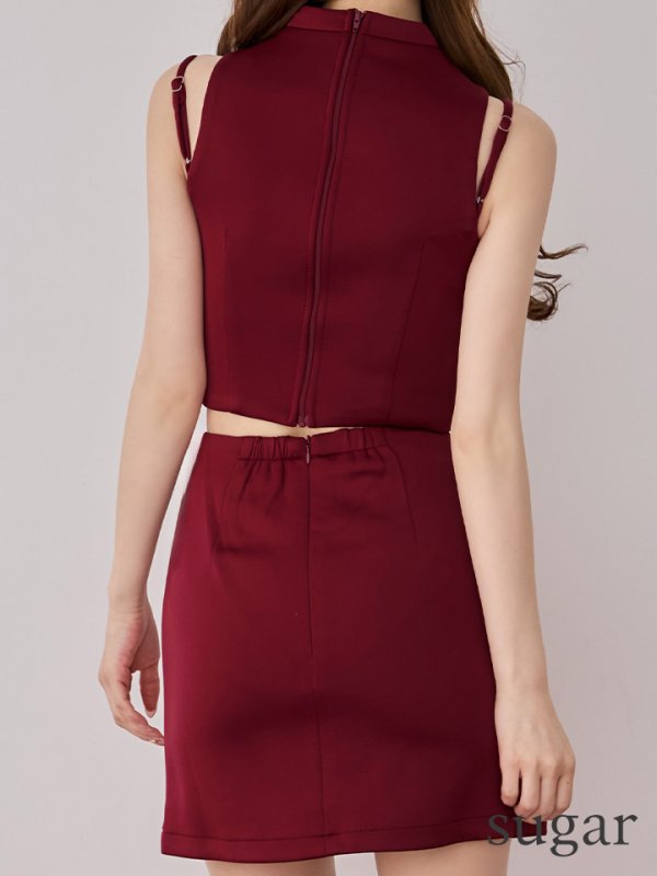 レッド　モデル：ゆめ　身長：160cm　着用サイズ：Sサイズ