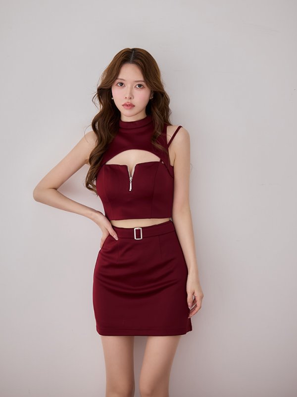 レッド　モデル：ゆめ　身長：160cm　着用サイズ：Sサイズ