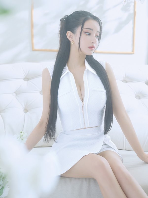 ホワイト モデル:まおちゃる 身長:158cm 着用サイズ:Sサイズ