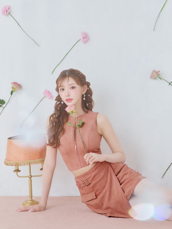 ピンク モデル:明日花キララ 身長:162cm 着用サイズ:Sサイズ