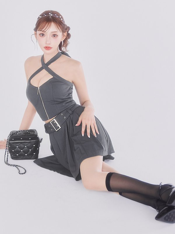 グレー モデル:明日花キララ 身長:162cm 着用サイズ:Sサイズ