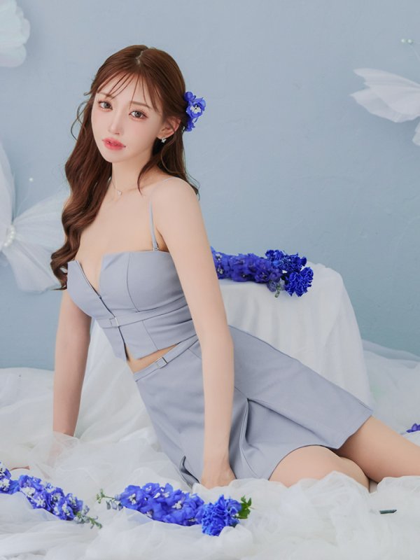 ブルー モデル:明日花キララ 身長:162cm 着用サイズ:Sサイズ