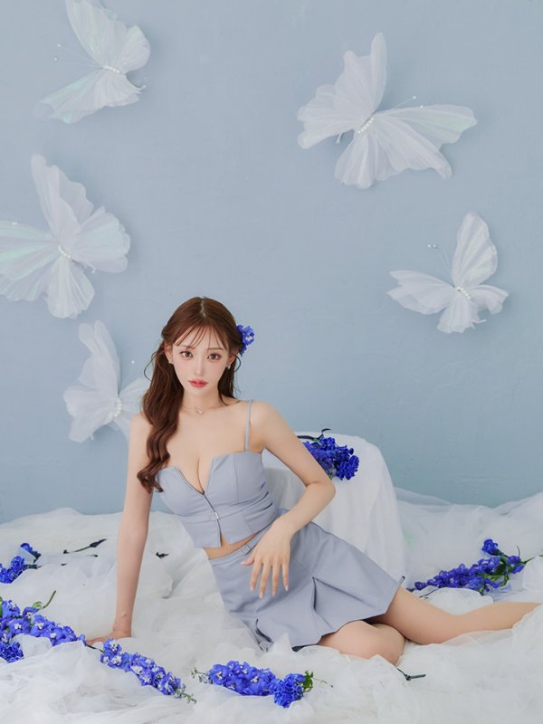 ブルー モデル:明日花キララ 身長:162cm 着用サイズ:Sサイズ