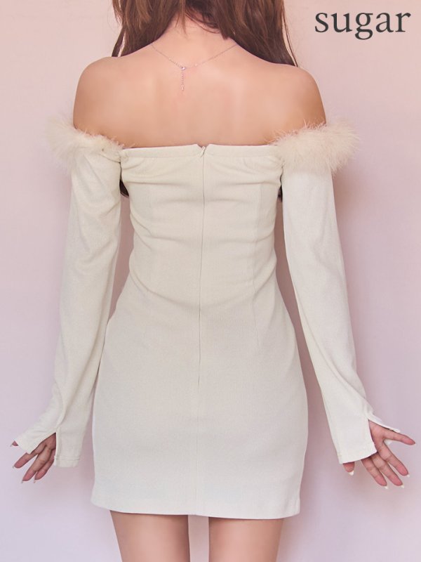 アイボリー モデル：三上悠亜　身長：159cm　着用サイズ：Sサイズ