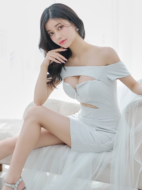 画像3: XSサイズあり【Glossy/グロッシー】バスト＆ウエストカット/ スタッズ/ オフショル/ ミニドレス/ キャバドレス[OF08]