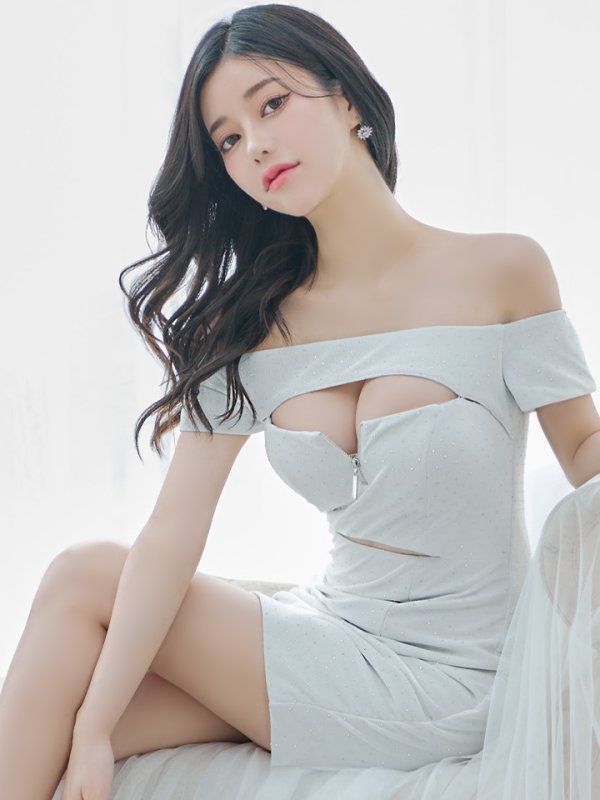 画像4: XSサイズあり【Glossy/グロッシー】バスト＆ウエストカット/ スタッズ/ オフショル/ ミニドレス/ キャバドレス[OF08]