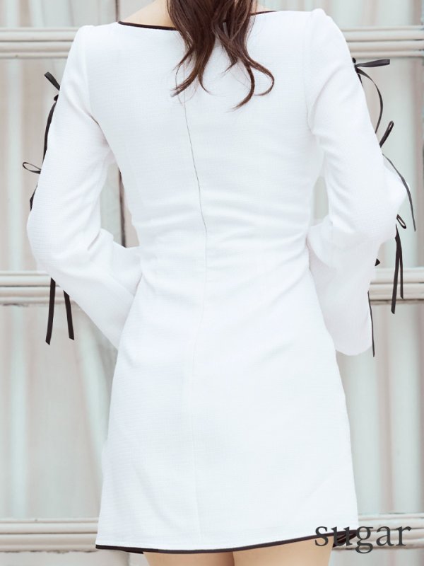 画像15: XSサイズあり【Glossy/グロッシー】リボンラインスリーブ/ 袖付き/ スタッズ/ フロントジップ/ フレア/ ミニドレス/ キャバドレス[OF08]