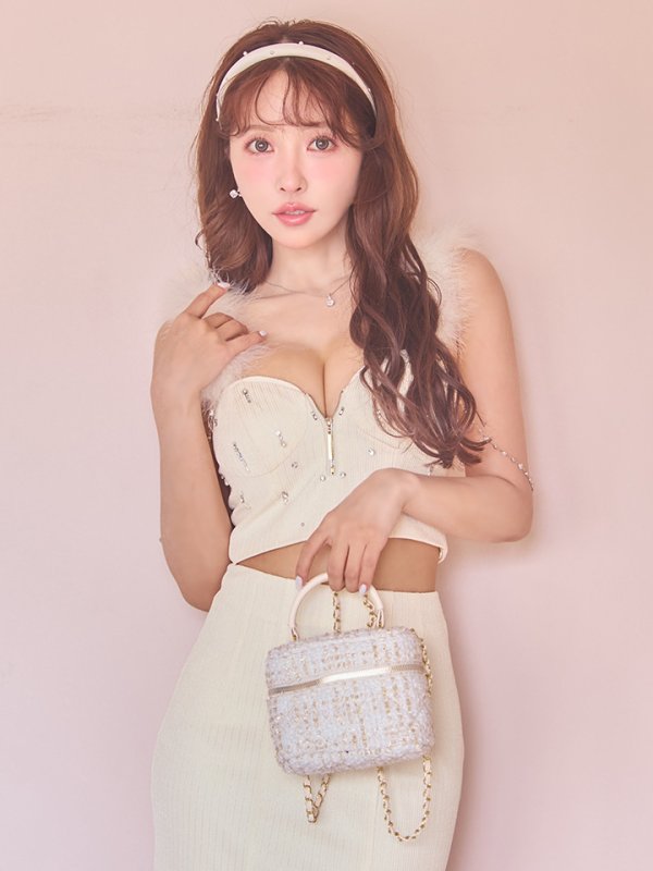 アイボリー モデル：三上悠亜　身長：159cm　着用サイズ：Sサイズ