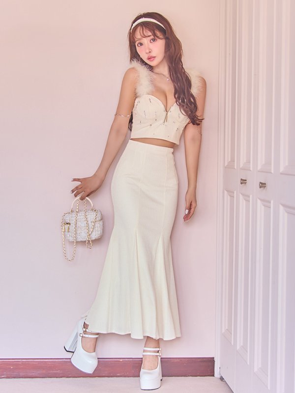 アイボリー モデル：三上悠亜　身長：159cm　着用サイズ：Sサイズ