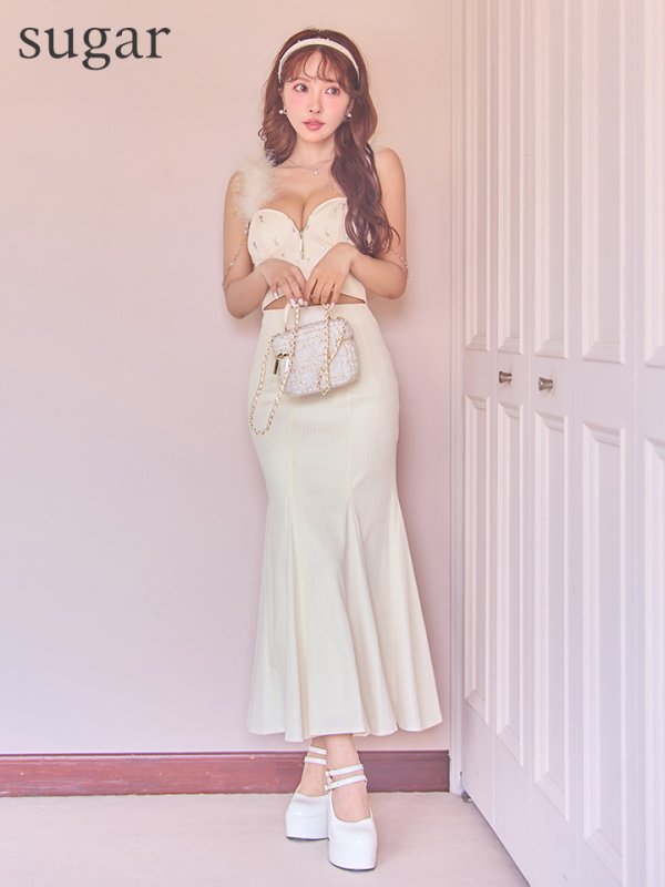 アイボリー モデル：三上悠亜　身長：159cm　着用サイズ：Sサイズ