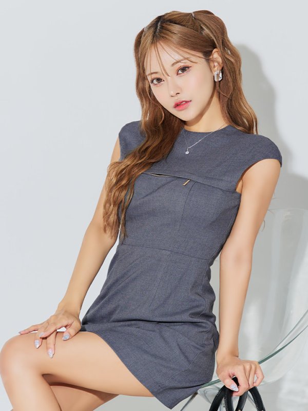 グレー モデル:如月れい 身長:156cm 着用サイズ:Sサイズ