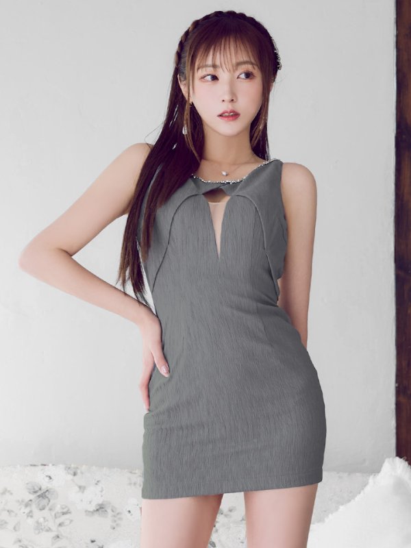 グレー モデル:橋本甜歌(てんちむ) 身長:163cm 着用サイズ:Sサイズ