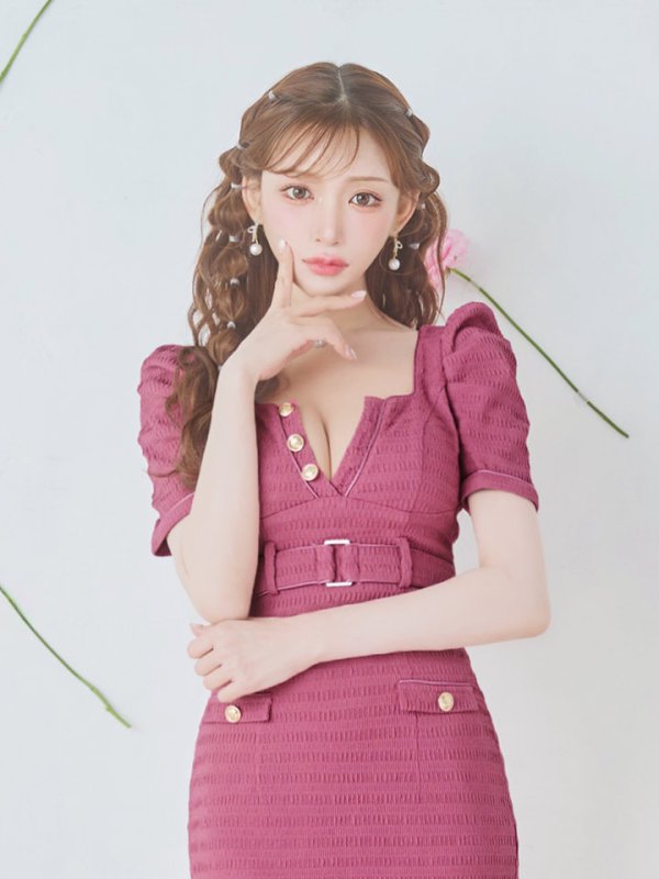 ローズピンク モデル:明日花キララ 身長:162cm 着用サイズ:Sサイズ