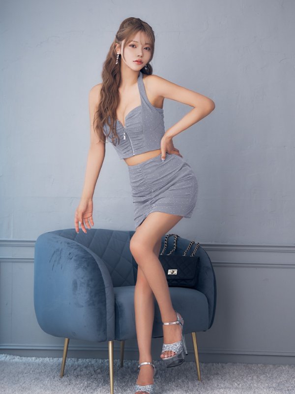 グレー モデル:如月れい 身長:156cm 着用サイズ:Sサイズ