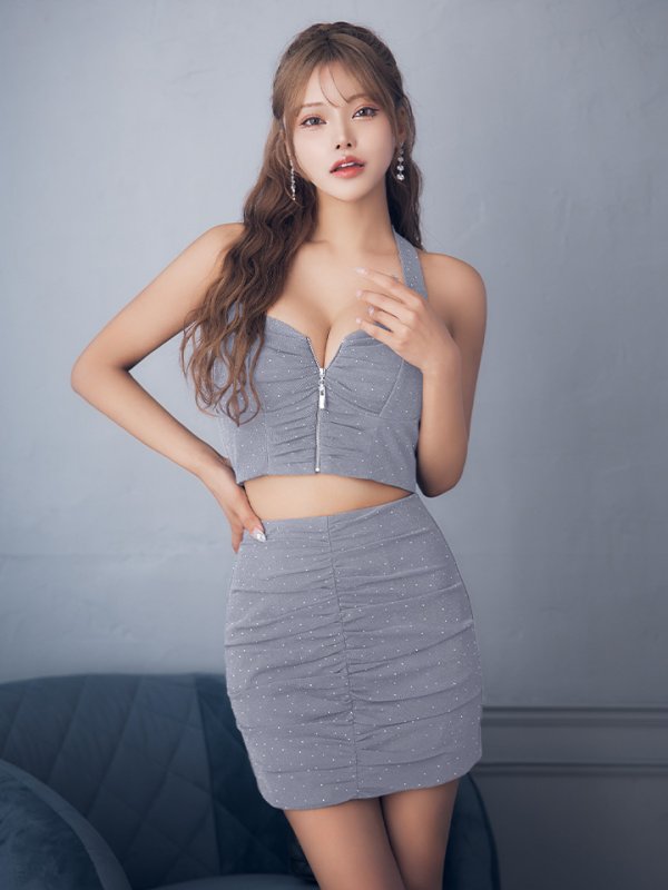 グレー モデル:如月れい 身長:156cm 着用サイズ:Sサイズ